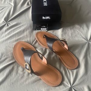 Euc coach Leslie sandal